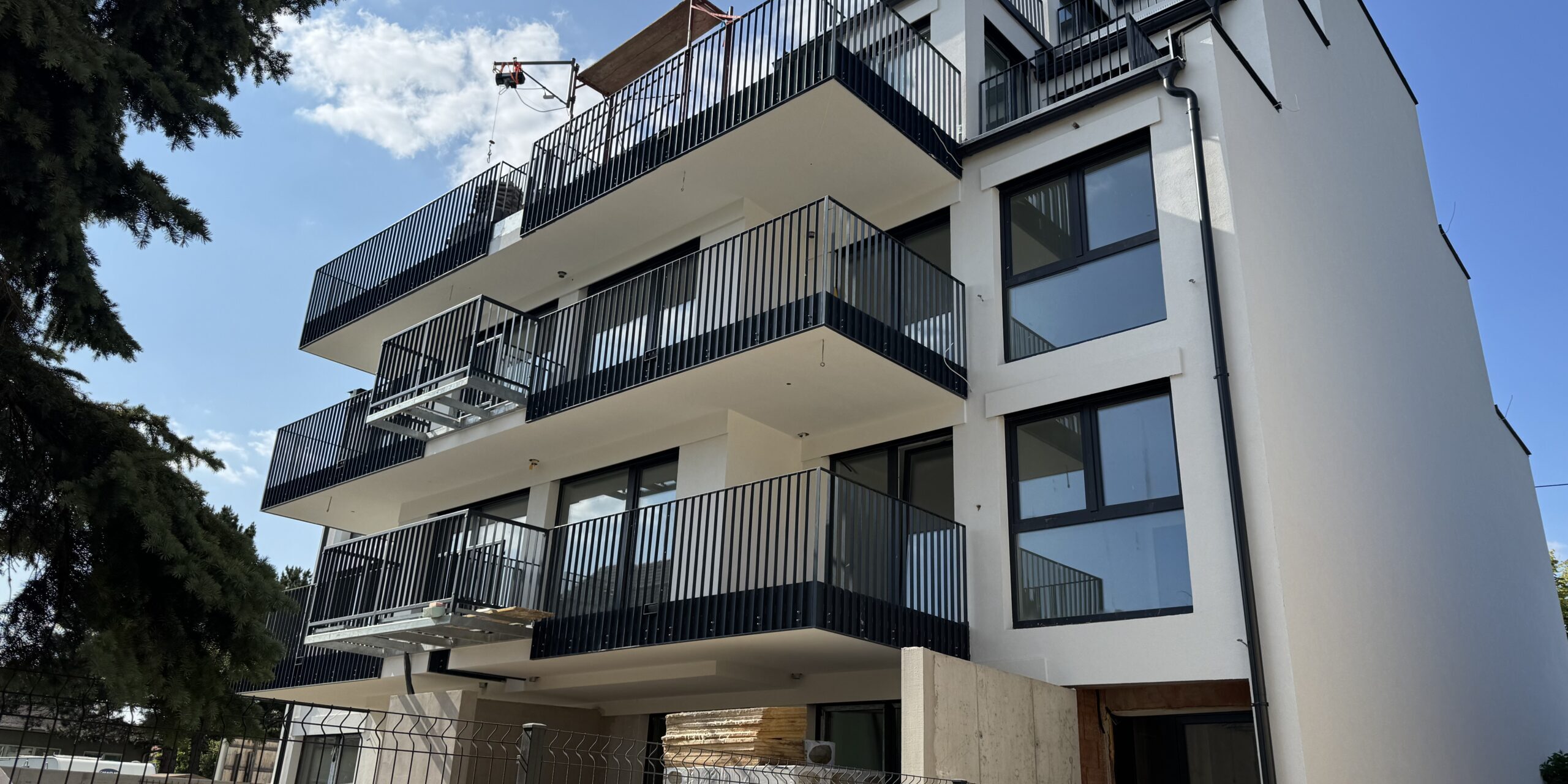 Gebäude Hofseite - Balkon